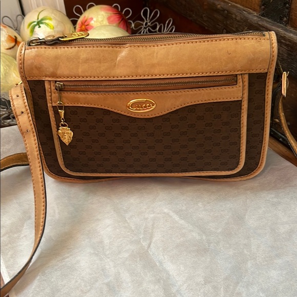 Gucci Handbags - 🔥🔥Gucci 70’s Brown Crossbody Bag🔥🔥